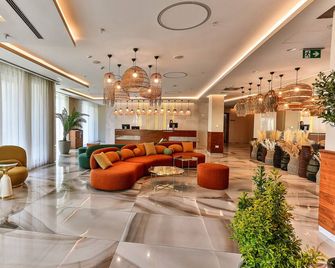 Hotel Plaza - Budva - Lobby