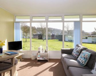 The Beach Hut - Cromer - Living room