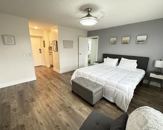 Cozy 1 bedroom Apartment in Downtown Gadsden, AL - Gadsden - Bedroom