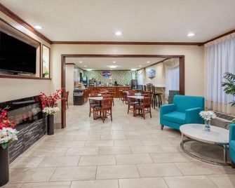 Baymont by Wyndham Grand Rapids Airport - גרנד ראפידס - לובי