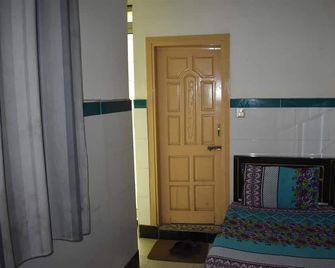 Ahmed Ali Hotel - Abbottabad - Bedroom