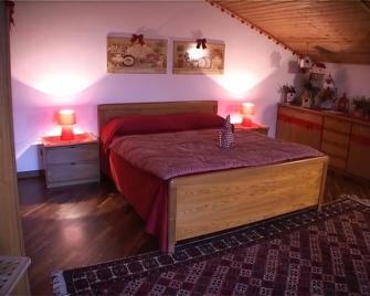 Ai Due Pini B&B - Pescantina - Bedroom