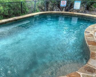 Heaven's Canyon @ Frio River Vacation Rentals - Concan - Pool