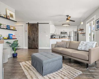 Lakefront Lookout 1BR Condo on Lakeshore Drive - Sylvan Lake