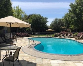 2 Rooms to rent in beautiful 2 story home - Torrance - Pool