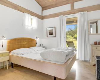 Nice home in Nørre Nebel with sauna - Nymindegab - Habitación