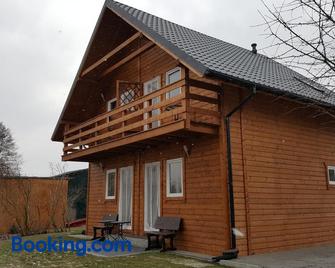 Bialy Domek blisko tezni - Ciechocinek - Edificio