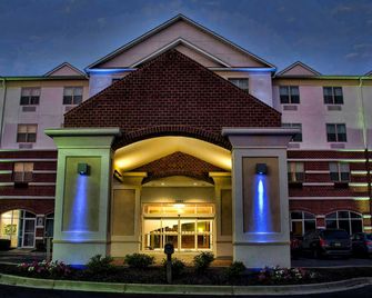 Holiday Inn Express La Plata By IHG - La Plata - Gebäude