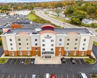Candlewood Suites Erie, An IHG Hotel - Erie - Building