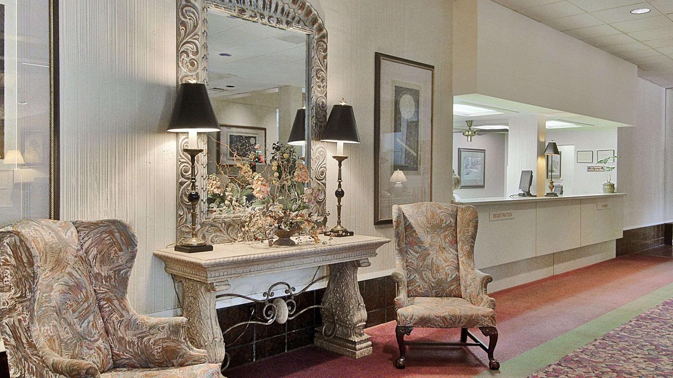 Ramada by Wyndham Augusta Downtown Hotel & Conference Center