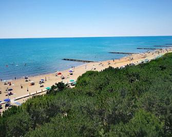Cozy flat with balcony - Caorle - Plaża