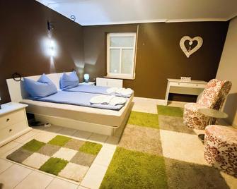 Hotel Zur Linde - Zschepplin - Slaapkamer