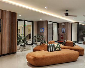 Hi Chiangmai Hotel - Chiang Mai - Lobby