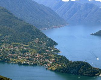 Apartment with garden and private parking - Bellagio - Widok na zewnątrz