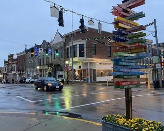 Charming Downtown Apartment - Mount Sterling