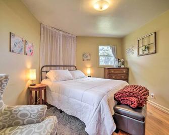 Idaho Falls Farmhouse about 11 Mi to Downtown! - Idaho Falls - Bedroom