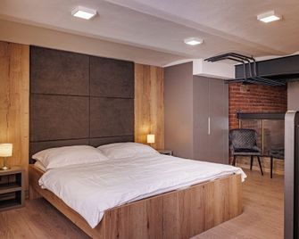 Entrez Apartments 4 - City centre - Košice - Bedroom