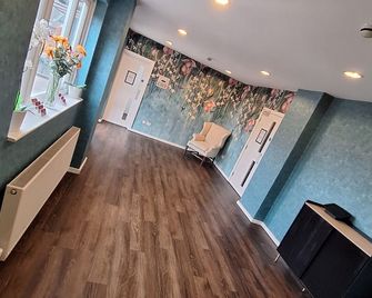 Stockwood Hotel - Luton Airport - לאטון - מסדרון
