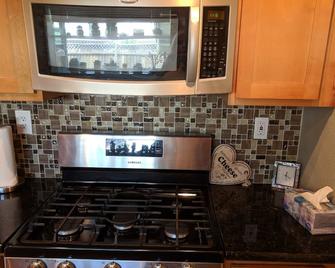 Cozy house on a private street - San Jose - Kitchen