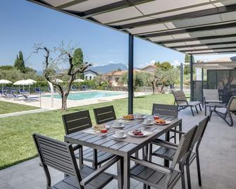 Oleandro Holiday Apartments - Bardolino - Patio