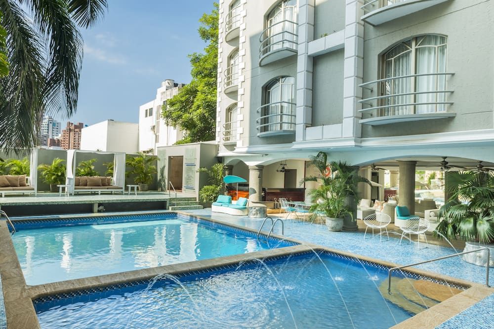 Country International Hotel - ברנקילה - בריכה