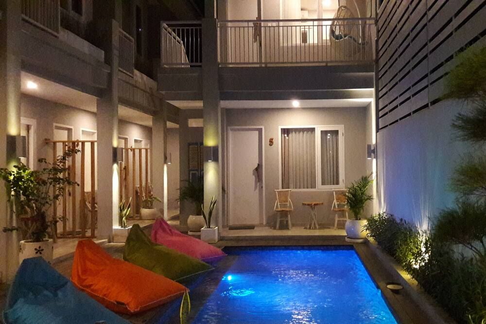 مانترا جيلي - Gili Trawangan - حوض السباحة