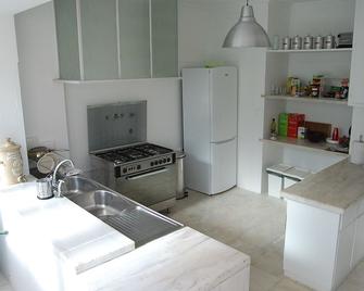 Casa Amarela Belém - Lisbon - Kitchen