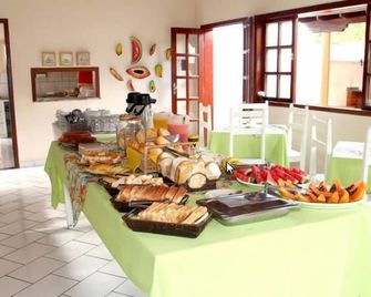Pousada Pé de Caju - Alcobaça - Buffet