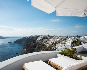 Perivolas - אויה - מרפסת