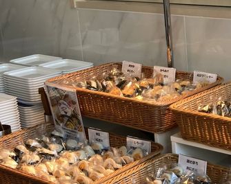 Toyoko Inn Yokohama-eki Nishi-guchi - Yokohama - Buffet