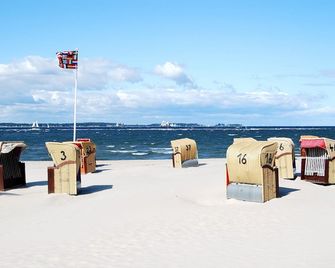 Directly on the beautiful marina - Laboe - Strand