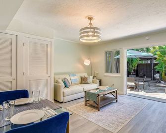 Flaglers Oasis by AvantStay Private Pool in Key West Month Long Stays Only - كي وست - غرفة معيشة