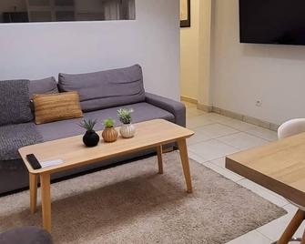 Nalan Orrygeois, Spa, Sauna, Proche Asterix - Orry-la-Ville - Sala de estar