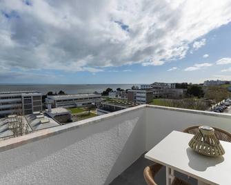 176 - Charming Riverview Apartment - Oeiras