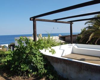 Relaxing holiday by the sea - Stromboli - Balcony