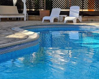 King's Holiday Apartments - Paphos - Pool