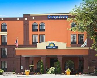 Days Inn by Wyndham Reading Wyomissing - Reading - Edificio