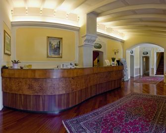 Hotel Monteconero - Sirolo - Front desk