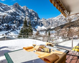Hotel Restaurant Waldhaus - Leukerbad - Balcón