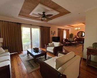 Condo with ocean views; - Esterillos Este - Sala de estar