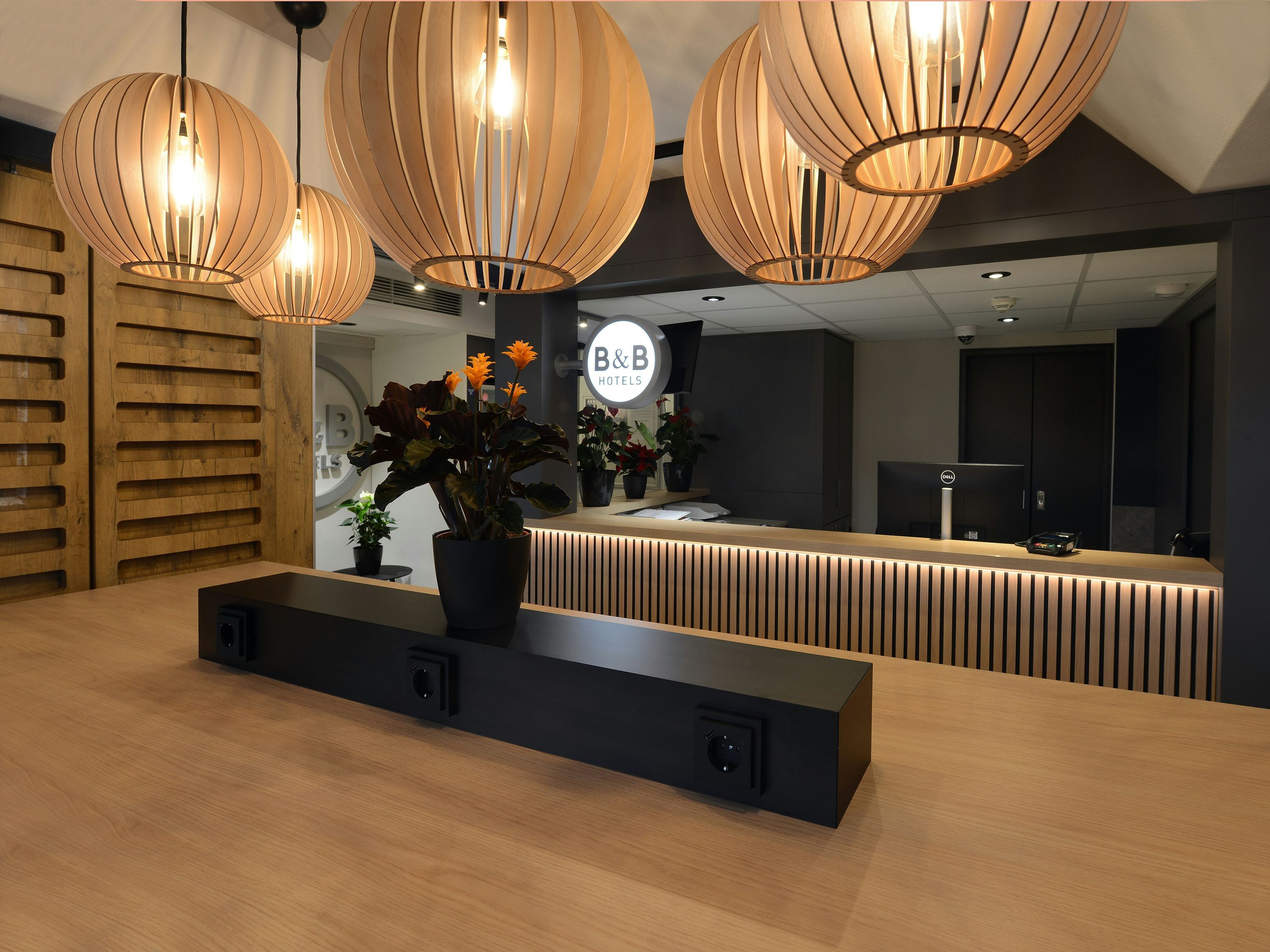 B&b Hotel Wuppertal-Oberbarmen - וופרטאל - דלפק קבלה
