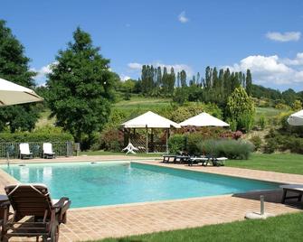 Nice Apartment With Pool and Beautiful Garden - Montone - Pool