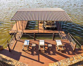 Modern Treehouse with Views and Comfort - Hot Springs - Patio