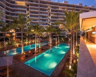 Condo Nim By Trvl2hm - פוארטו ויארטה - בריכה