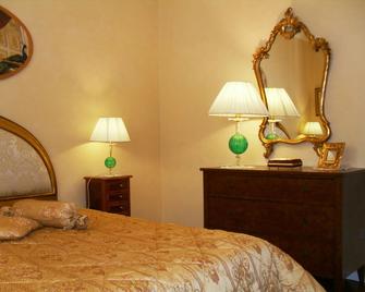 I 13 Cavalieri Guest House - Barletta - Habitación