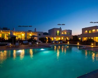 Charming villa for 4 people in a luxury complex - Naousa - Piscina