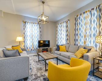 Wilmington Getaway Near Riverwalk and Downtown! - Wilmington - Wohnzimmer
