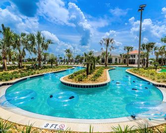 Water Slidelazy Riverfoosball5mi to Disney! - Kissimmee - Piscina