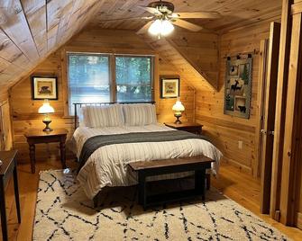 The Great Escape - West Jefferson - Bedroom