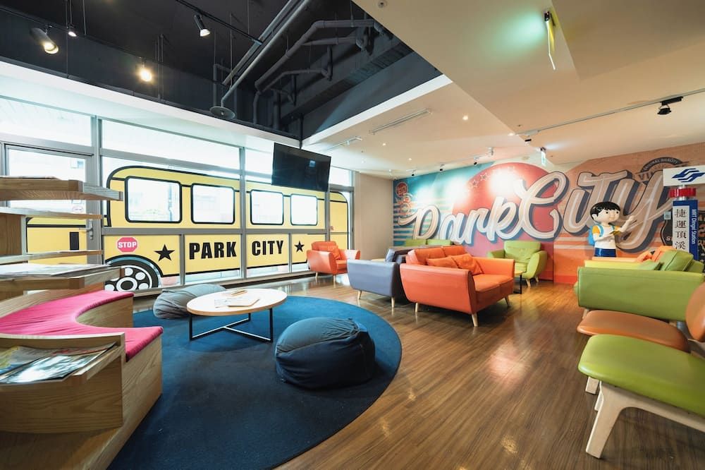 Park City Inn & Hostel